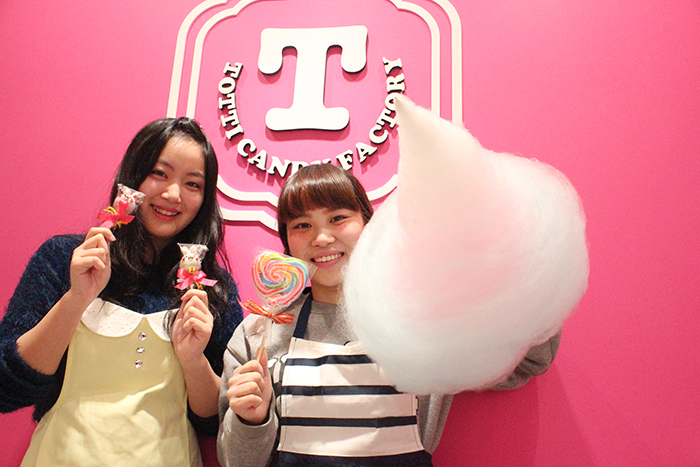 ハート型わた菓子 アメ村で甘 い実演 Lmaga Jp ハート型わた菓子 アメ村で甘 い実演 Lmaga Jp