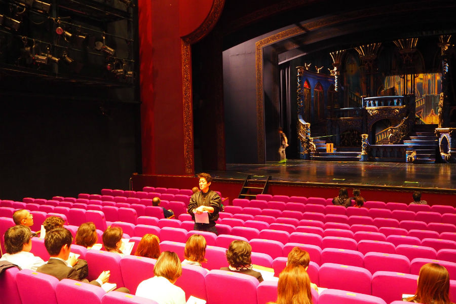 美女と野獣の世界観、再現セット公開 | Lmaga.jp