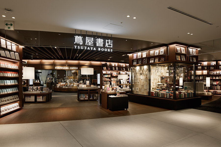 ライフスタイル提案型ショップとして人気の「梅田 蔦屋書店」