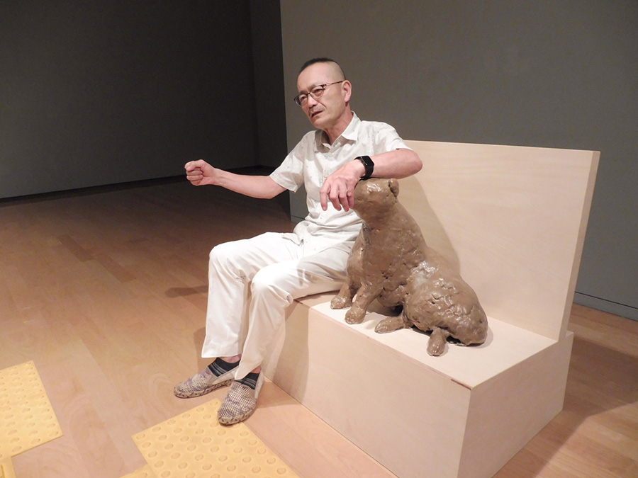 目隠しで作った愛犬の彫刻、神戸で作品展 | Lmaga.jp