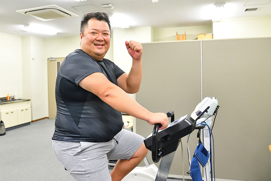 「大阪マラソン完走を目指して、トレーニングするぞ！」と意気込むブラマヨ小杉