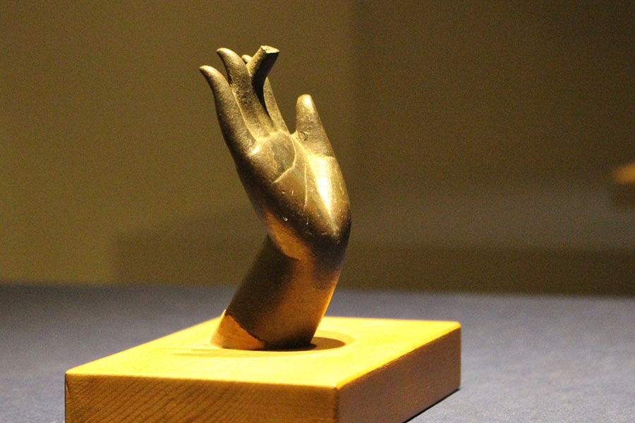 盗難で唯一戻った仏像の右手、特別公開 | Lmaga.jp