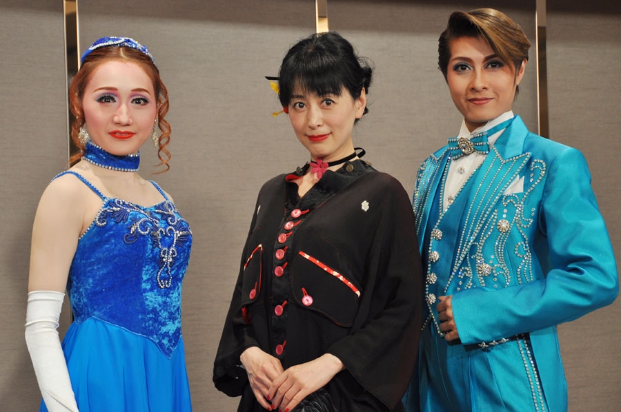 左からＯＳＫの舞美りら、横山智佐、楊琳
