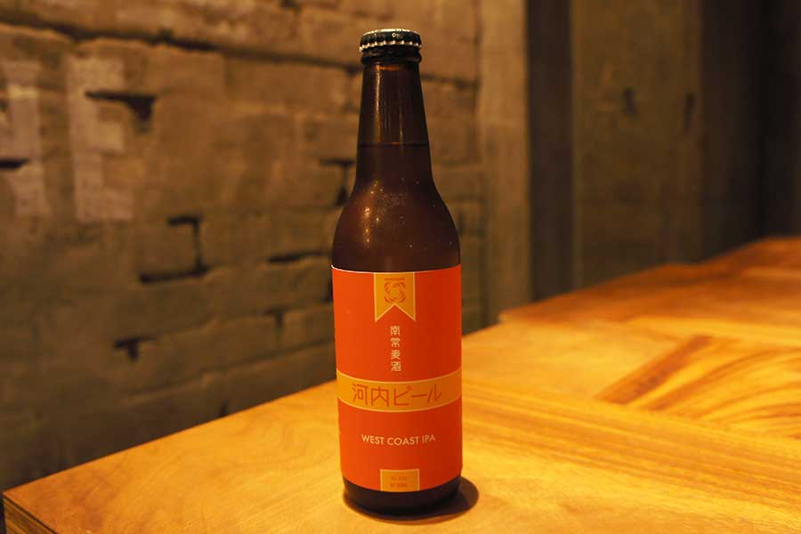 オリジナルクラフトビールの「河内ビール」（９８０円税別）は、クラフトビールフリーマガジンの田嶋伸浩氏が監修