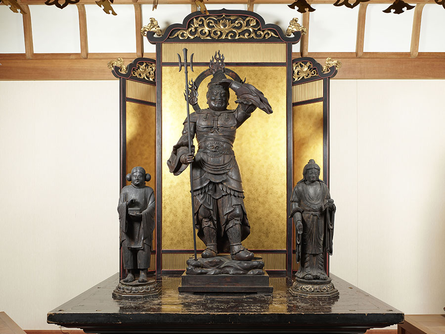 国宝2件ふくみ珍しい座像も、毘沙門天像の名品が奈良に集結 | Lmaga.jp