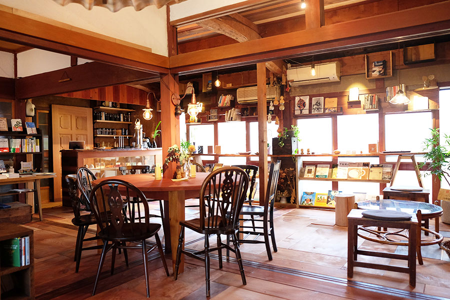 京都から滋賀に移転 ブックカフェがなぜここに Lmaga Jp