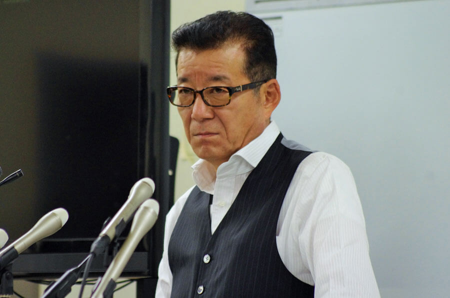 市長定例会見で文楽公演再開を報告する松井一郎市長（１０月２２日）