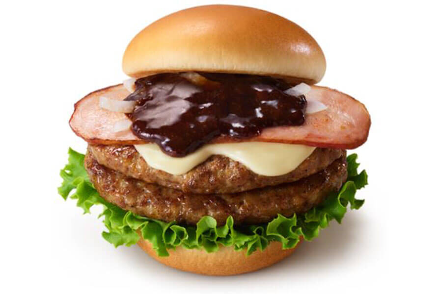 モスバーガーの新商品「とびきり赤ワイン&amp;ビネガー 国産燻いぶし豚ロースとチーズ」のハンバーガーが２枚に増量された「ダブル〜」単品741円