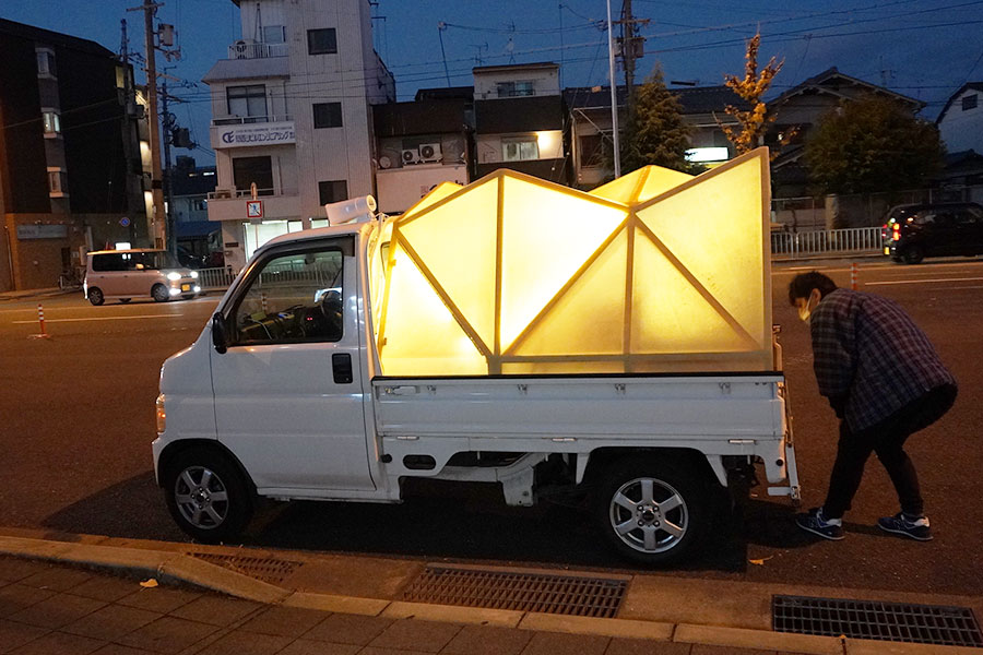 まるで現代アート 京都を走る焼き芋屋さんが話題に Lmaga Jp