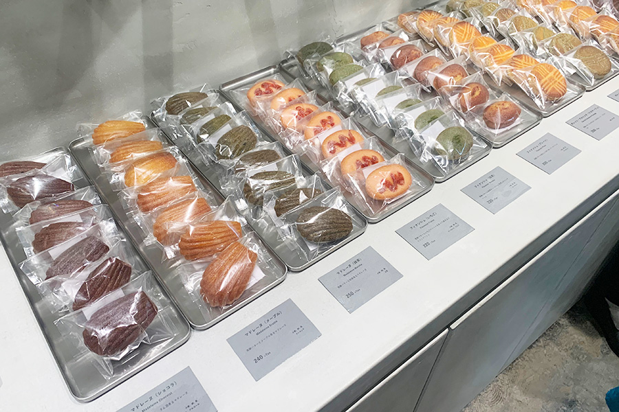 12種揃う焼き菓子のプロデュースは大阪の人気パティスリー「セイイチロウ　ニシゾノ」の西園シェフ