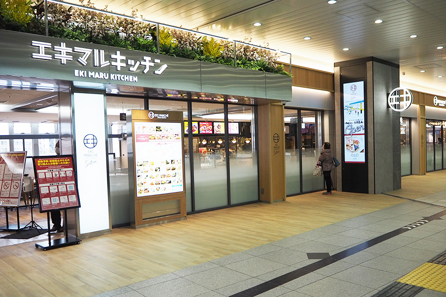 フードコート、コンビニなど11店が集結する、駅ナカ商業施設「エキマルシェ新大阪Sotoe」