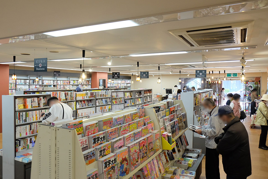 大阪 箕面で閉業寸前の書店 小説家の手で復活 Lmaga Jp