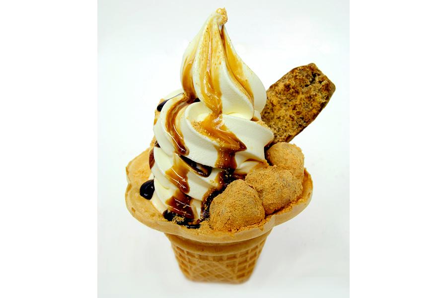 毎年開催されているアイスクリーム博覧会『あいぱく』で人気を誇る桔梗信玄ソフトも登場