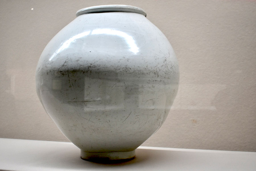 「大阪市立東洋陶磁美術館」に所蔵されている、破損から蘇った『白磁壺』