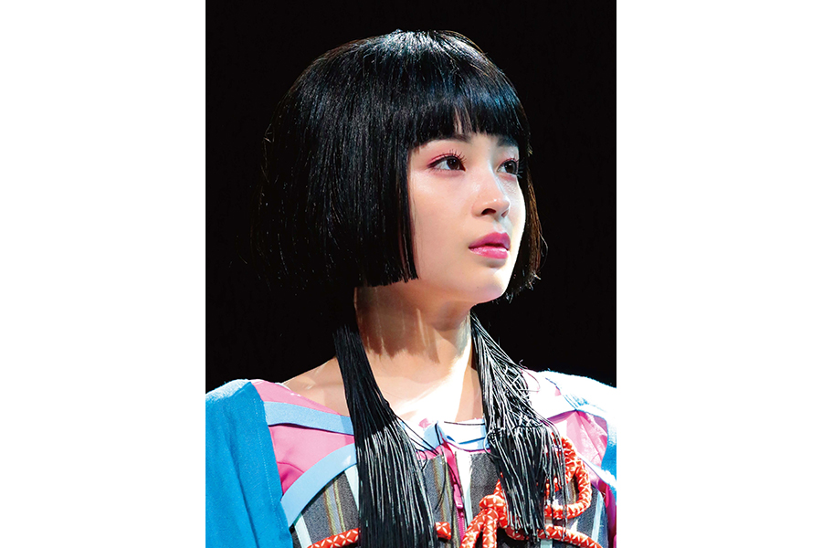 女優・広瀬すずの初舞台作品となった同作で、広瀬は第54回紀伊國屋演劇賞・個人賞を最年少で受賞した