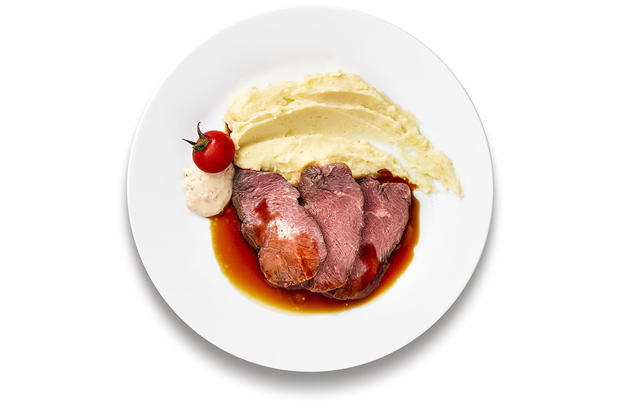 フィレローストビーフプレート食べ放題（2000円）は、ニュージーランドで育った放牧牛のフィレ肉を低温・真空調理したやわらかなローストビーフ。