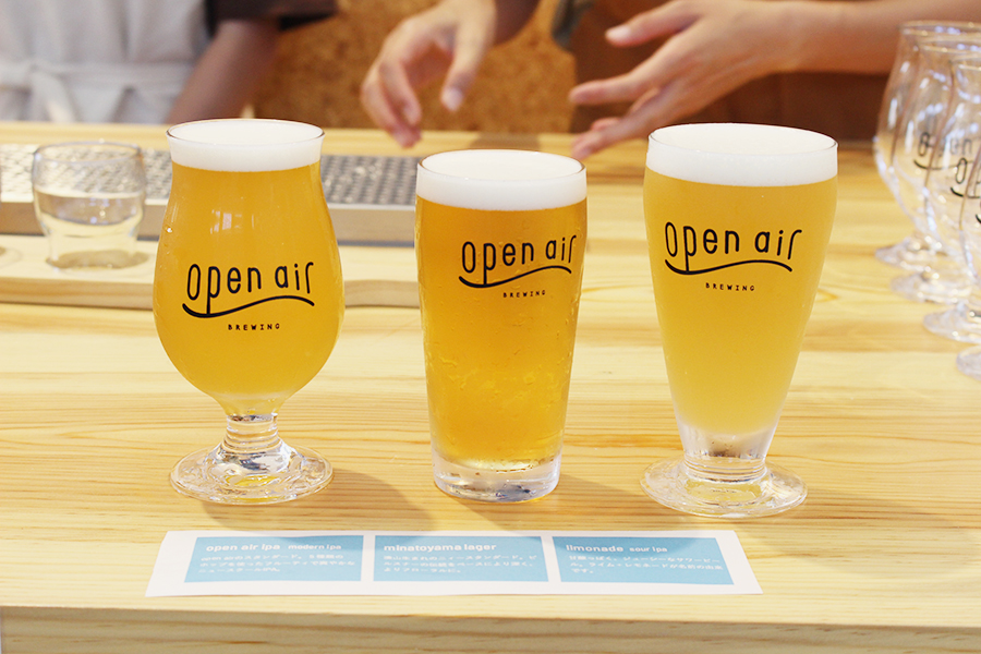 同施設の1階にある醸造所で作られた「open air」のクラフトビール