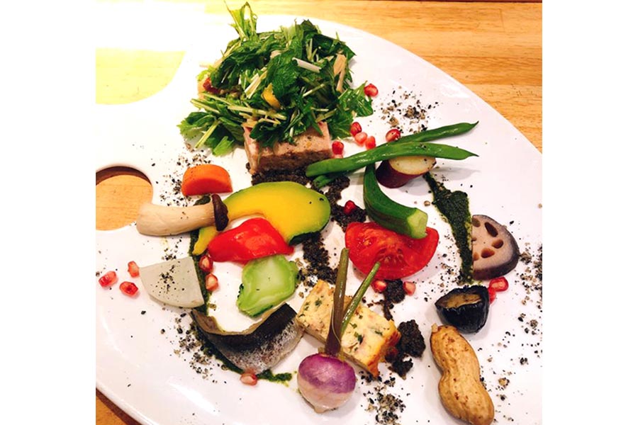 プログラムの1つ『東大阪の採れたて野菜で美食体感 美味しく楽しい盛り付け体験教室』