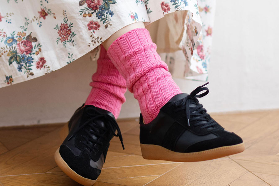 冬から夏前まで履けてどんな靴にも合わせやすい「ローゲージ3×1リブソックス」（ピンク・1210円／Tabio）