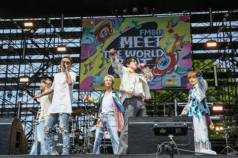 『MEET THE WORLD BEAT 2023』のステージに登場したDa-iCE（5月27日・万博記念公園）写真提供：FM802