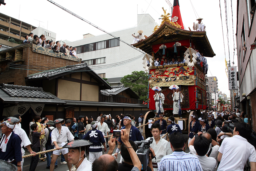 京都の「祇園祭」どこで見る？ ひとり１４万円の見学手段とは