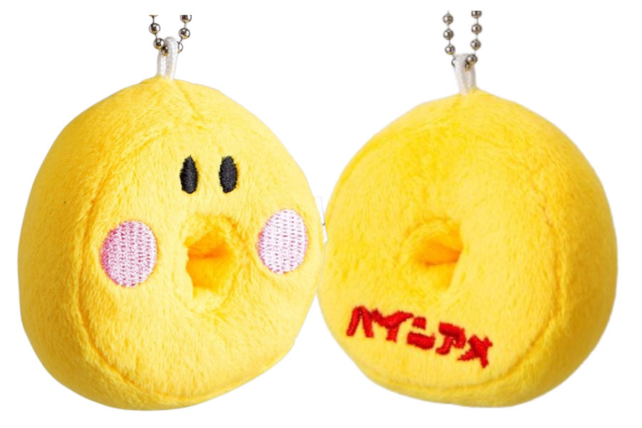 キャラクター誕生時からぬいぐるみの商品化の声が多く、 見事商品化!パインアメくんマスコットボールチェーン付(1個1320 円)