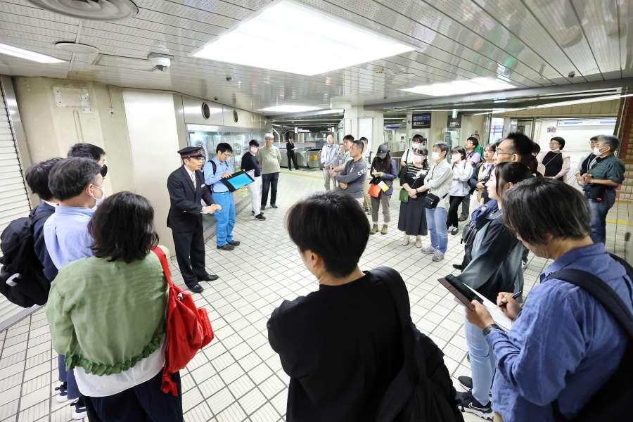まずは改札で、北大阪急行の歴史や車両の解説(撮影5月16日:北大阪急行)