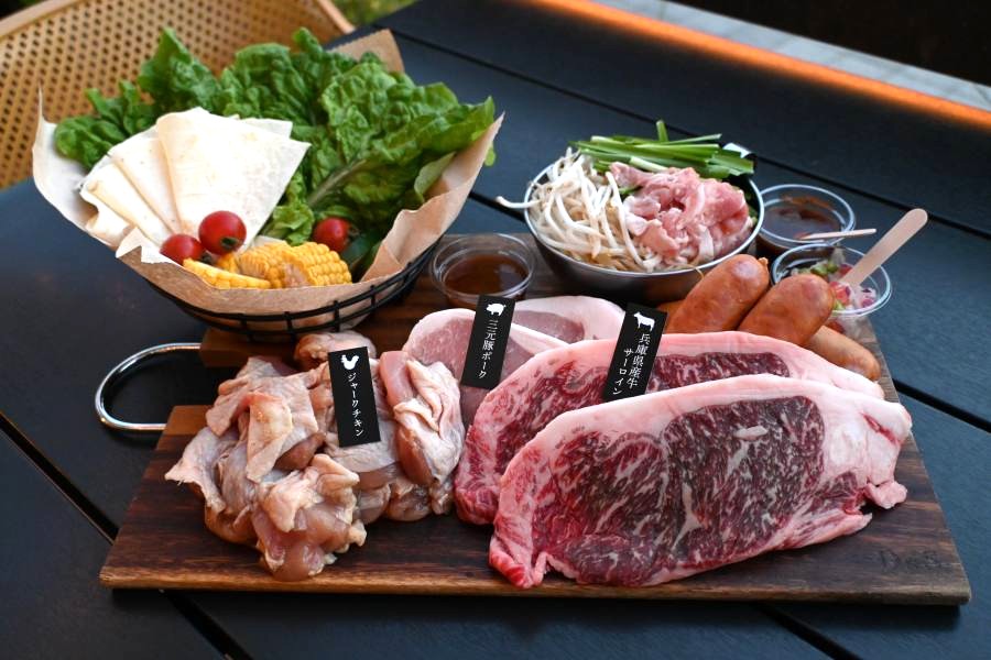 兵庫県産の牛サーロインなどこだわり食材を豪快に鉄板で