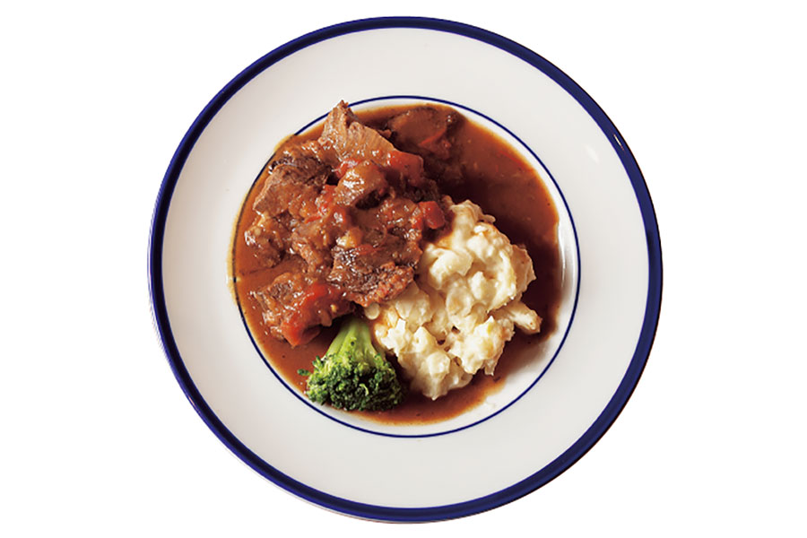「ブラッスリーロワゾブリュ」の牛肉のビール煮込み(約300g1601円)は牛肉をたっぷりの玉ねぎとビールで煮込んだベルギーの伝統料理