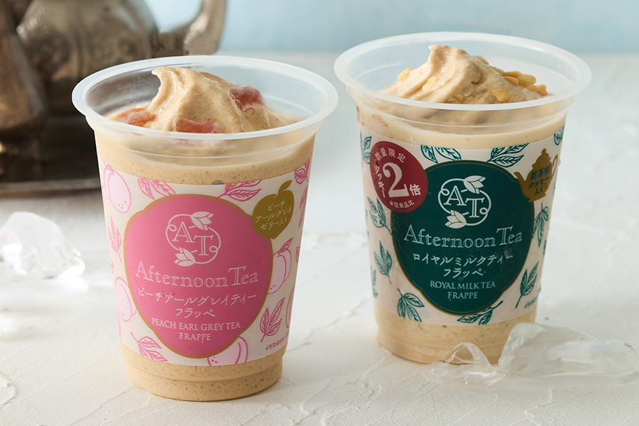 左から、「Afternoon Tea監修 アフタヌーンティーピーチアールグレイミルクティーフラッペ」と「Afternoon Tea監修 クッキー増量 アフタヌーンティーロイヤルミルクティーフラッペ」(各360円)