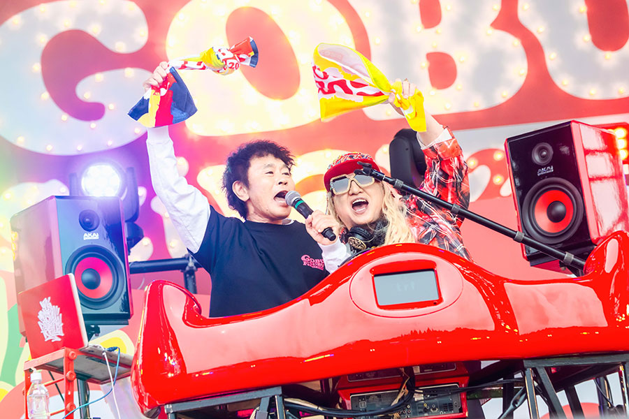 『ごぶごぶフェスティバル2025』にて、DJ KOOと浜田雅功(5月11日・万博記念公園)(C)GOBU GOBU Festival 撮影:ハヤシマコ