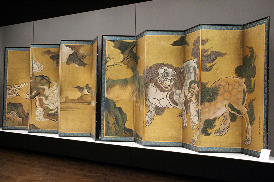 「唐獅子図屏風」右隻 桃山時代・16世紀、左隻 江戸時代・17世紀、皇居三の丸尚蔵館収蔵 展示期間:~6月15日