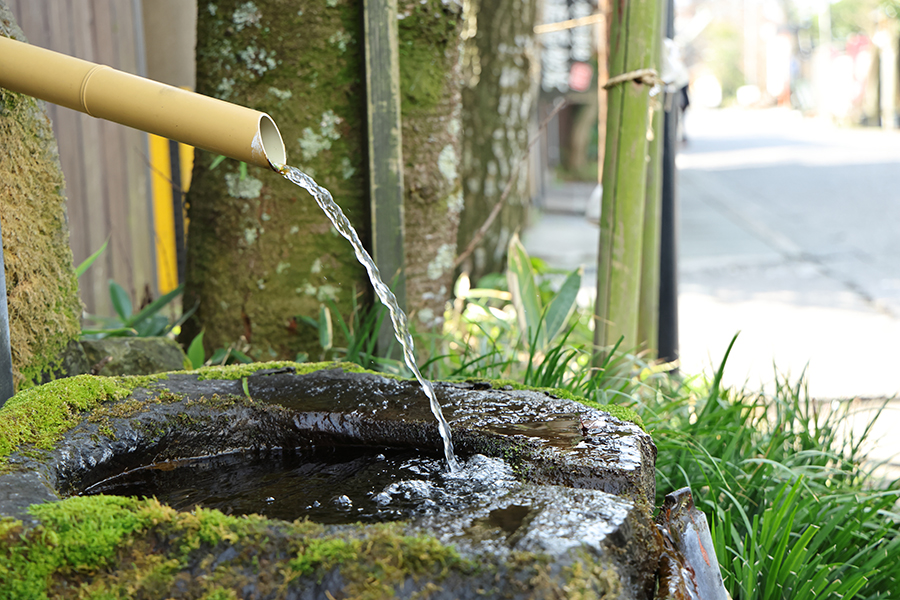 水基という湧き水が至る所で湧出する