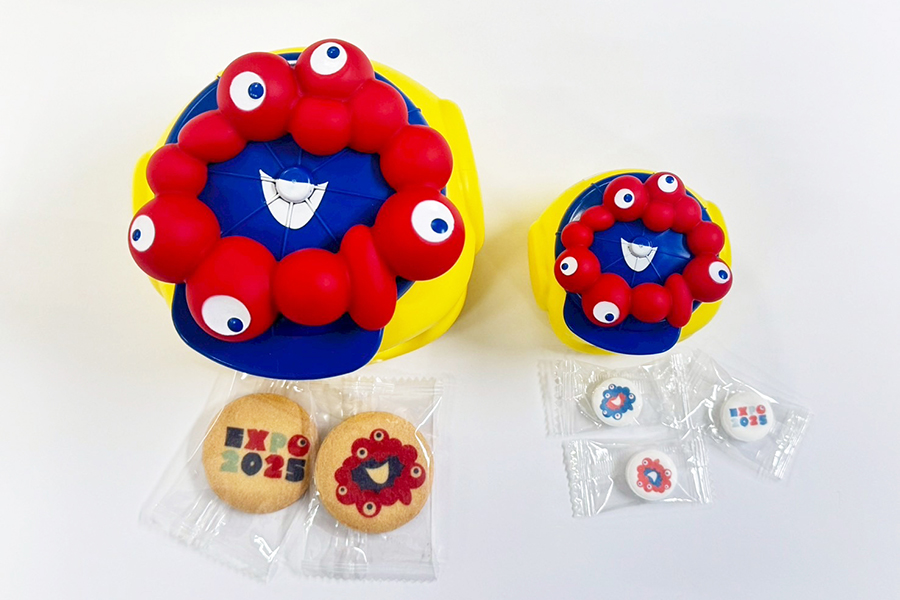 「ミャクミャク」が「フエキどうぶつのり」コラボ菓子。上から見ると・・・