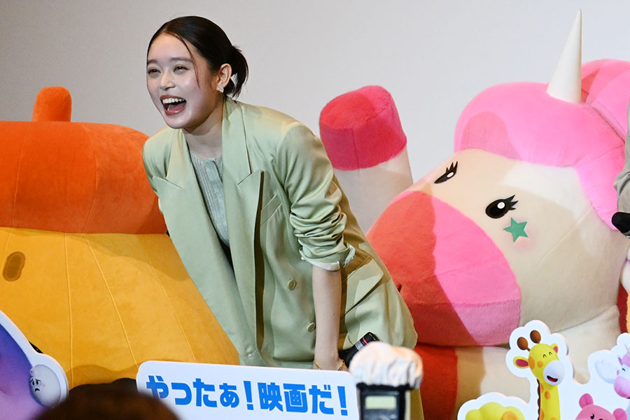 最後に客席に「ほないくで〜!」と呼びかける髙石(5月10日・大阪市内)