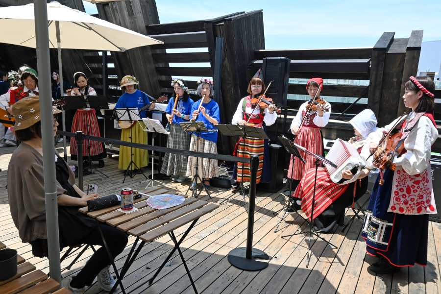贅沢にも生演奏で踊ります(大阪・関西万博:6月20日)