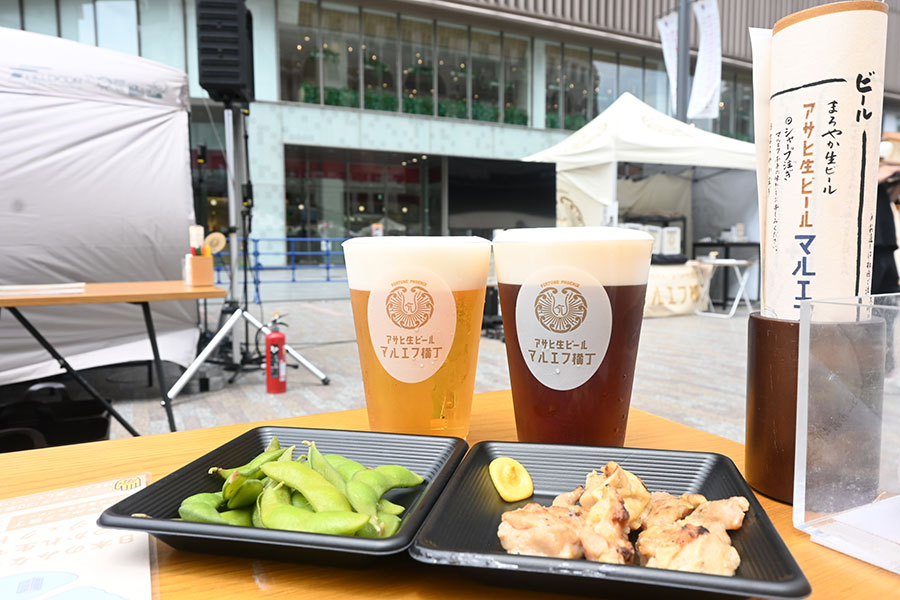 アサヒ生ビールマルエフ(シャープ注ぎ or まろやか注ぎ)・黒生・ハーフ&ハーフ・ワンサードから1杯、お通し(枝豆・鶏の炭火焼き)から1種選んで500円