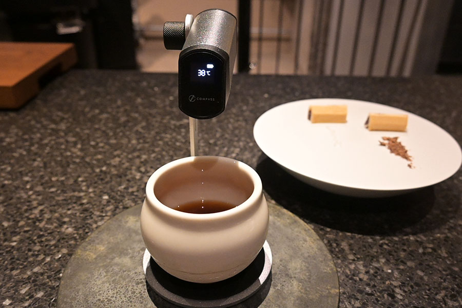 ボリビアのコーヒーと最中・黒糖・チョコレート