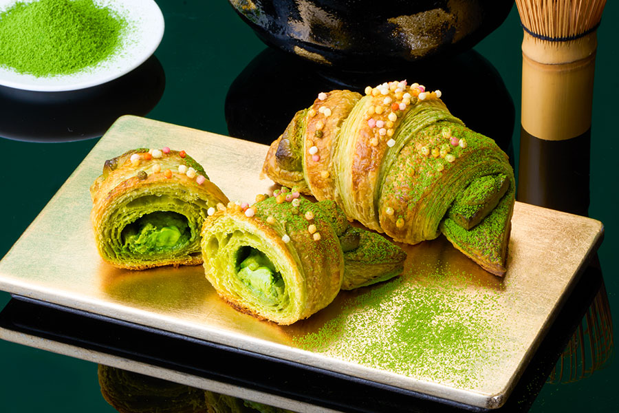 サンマルクカフェ×祇園辻利コラボメニュー「プレミアムチョコクロ 京抹茶」(390円)