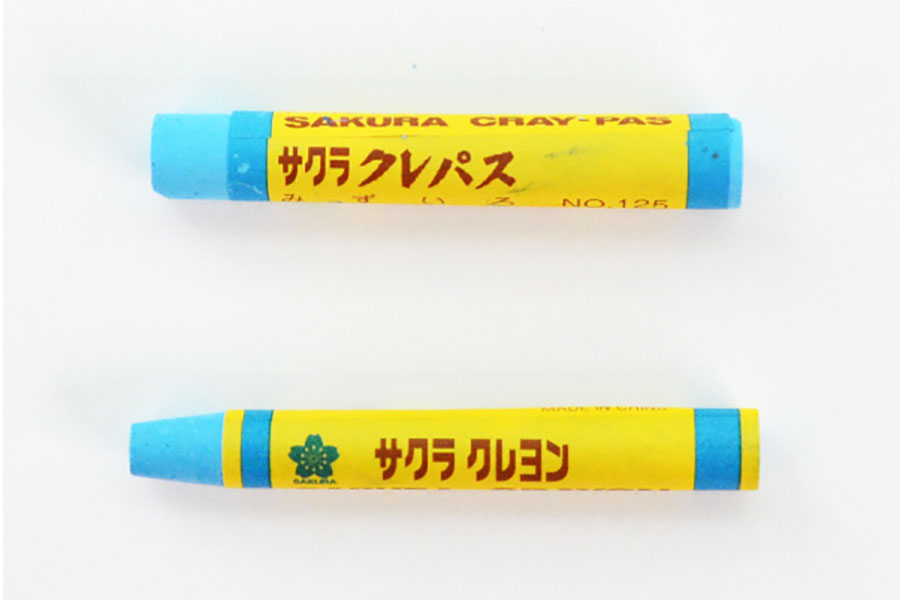 上が「クレパス」、下が「クレヨン」