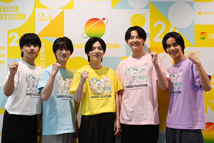 スペシャルサポーターに就任した関西ジュニアの5人。左から池川侑希弥、嶋﨑斗亜、西村拓哉、伊藤篤志、角紳太郎(大阪市内・7月12日)