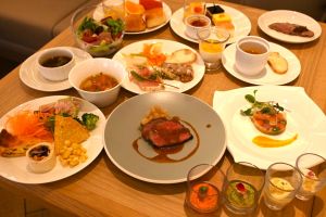 シャンシャンが鎮座…宝塚大劇場オフィシャルホテルで食べ放題