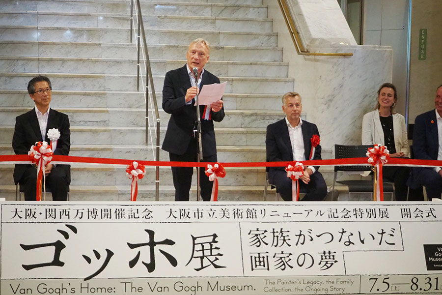開会式にて、テオのひ孫で「フィンセント・ファン・ゴッホ財団」代表のウィレム・ファン・ゴッホ氏は「祖父が1973年にアムステルダムに設立した美術館には世界から5600万人を超える人々が訪れています」とコメント(7月4日、大阪市内)