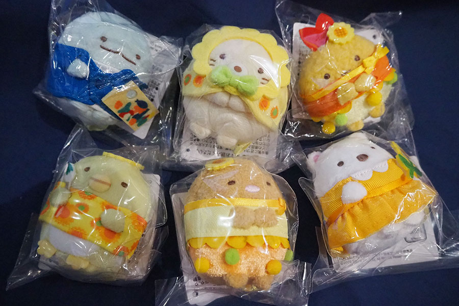 「てのりぬいぐるみ」の「すみっコぐらし」シリーズは6種(各1760円)