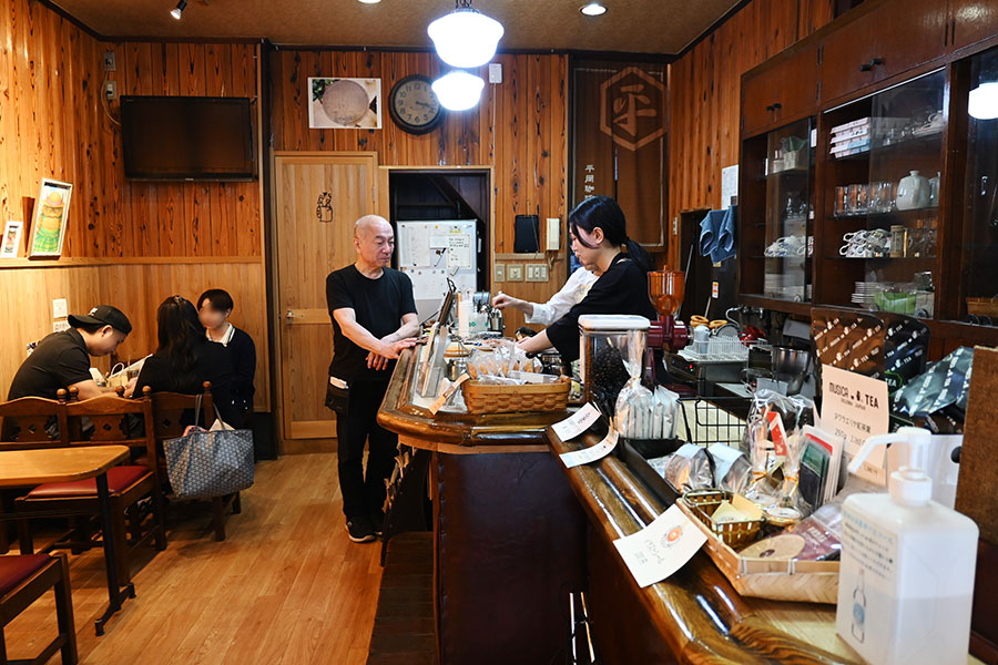 「平岡珈琲店」内観
