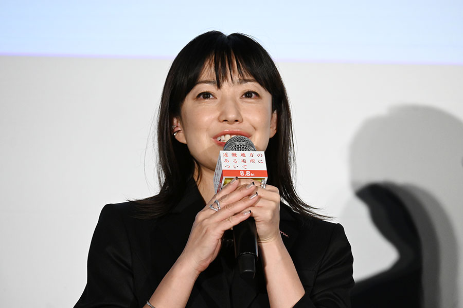 「ドアノブに手をかける所作にも、ホラーの回し方があるななど興味深かった」と話す菅野美穂(7月16日・大阪市内)