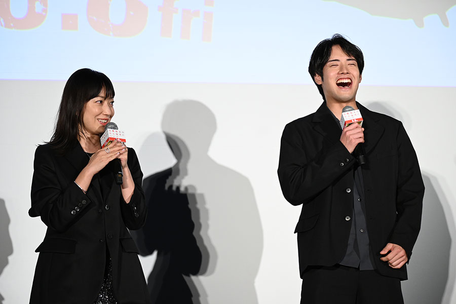 菅野美穂の「わかんのかんの菅野美穂」に爆笑する赤楚衛二(7月16日・大阪市内)