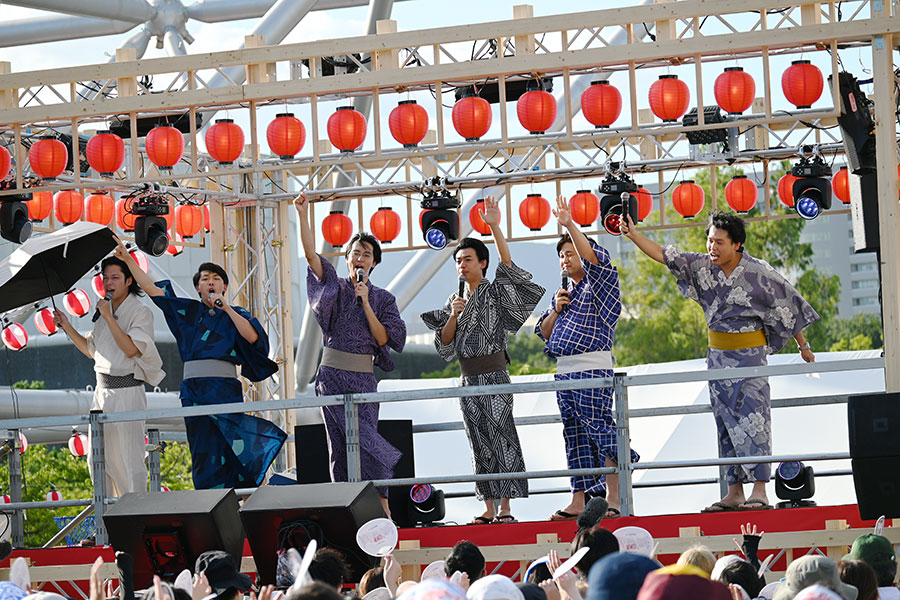 大阪の「漫才劇場」１０周年、初の野外イベントにＯＢ芸人も大集合