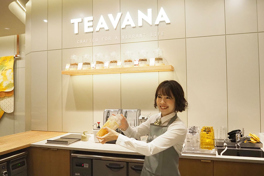 「ティー クリエーション」はバリスタが1杯ずつシェイクしてくれる