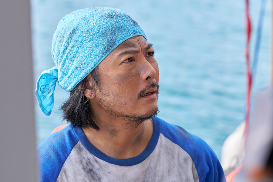 諏訪之瀬島の漁師・麦生伸(玉山鉄二)©2025劇場版『TOKYO MER』製作委員会